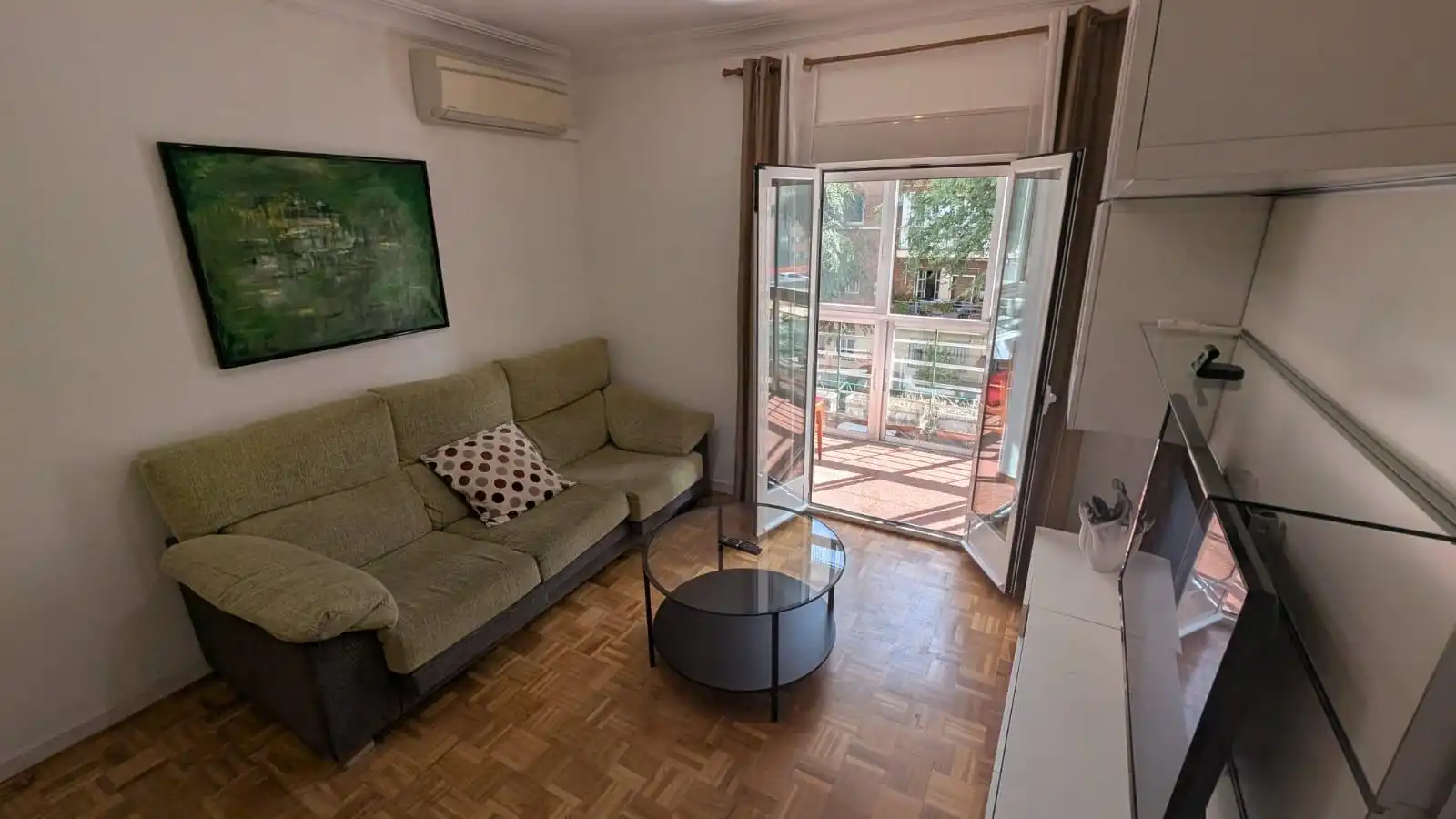 Sala d'estar de Pis de lloguer en Madrid amb Aire condicionat, Calefacció i Moblat