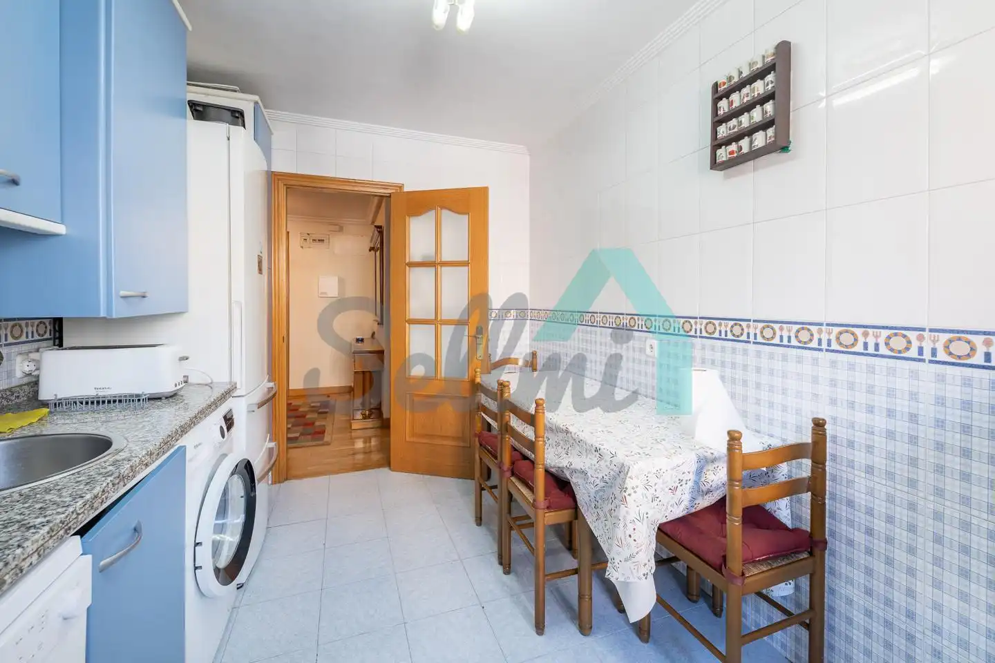 Kitchen of Flat for rent in Oviedo   with Heating, Parquet flooring and Furnished