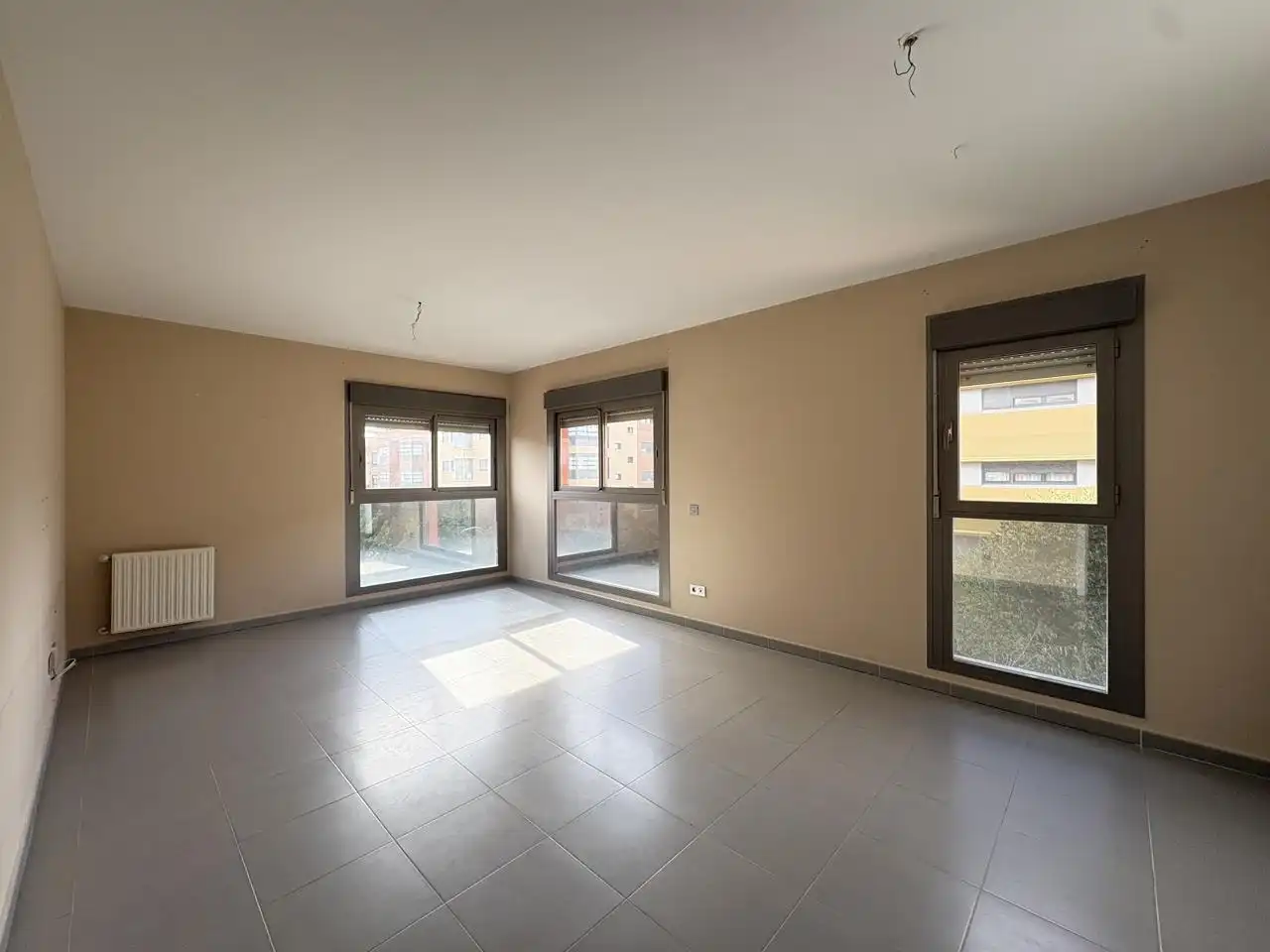 Appartement avec ascenseur à louer à Avenida Francisco Largo Caballero
