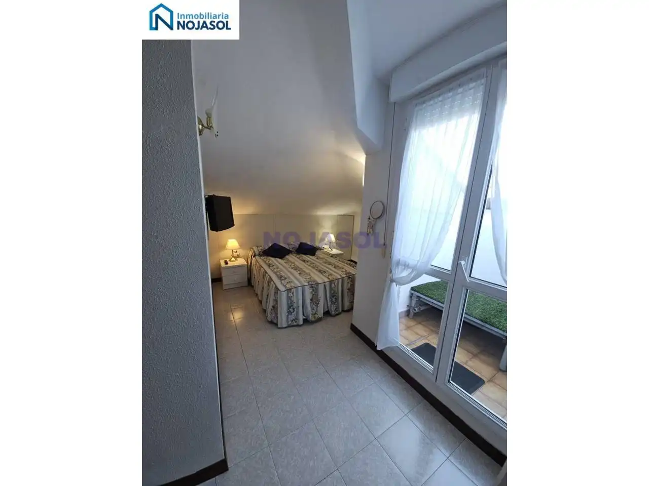 Dormitori de Apartament en venda en Noja amb Calefacció, Terrassa i Moblat
