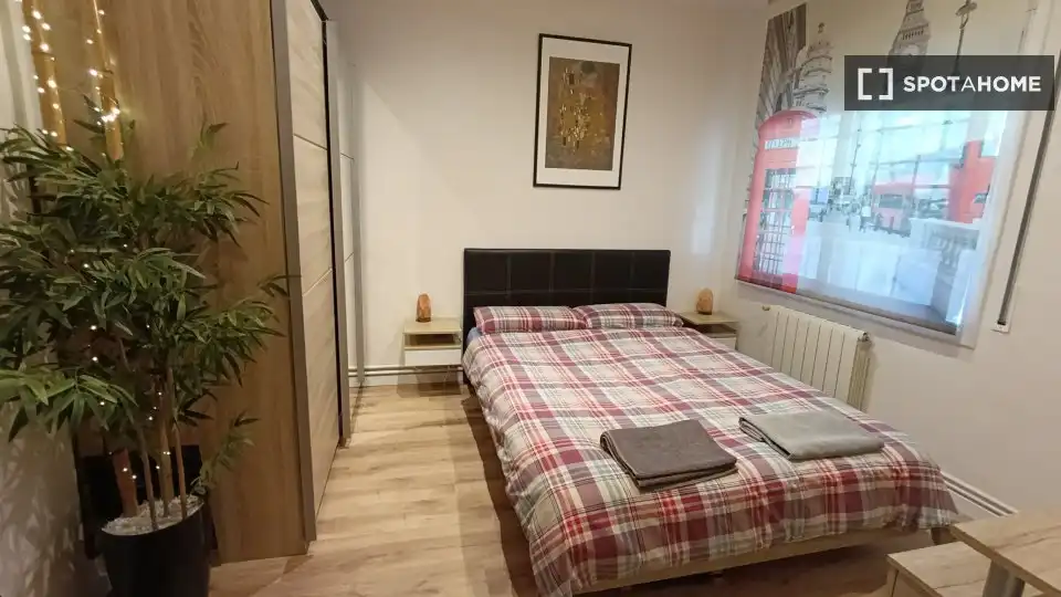 Habitación de Piso de alquiler en Barcelona con Aire acondicionado, Calefacción y Amueblado
