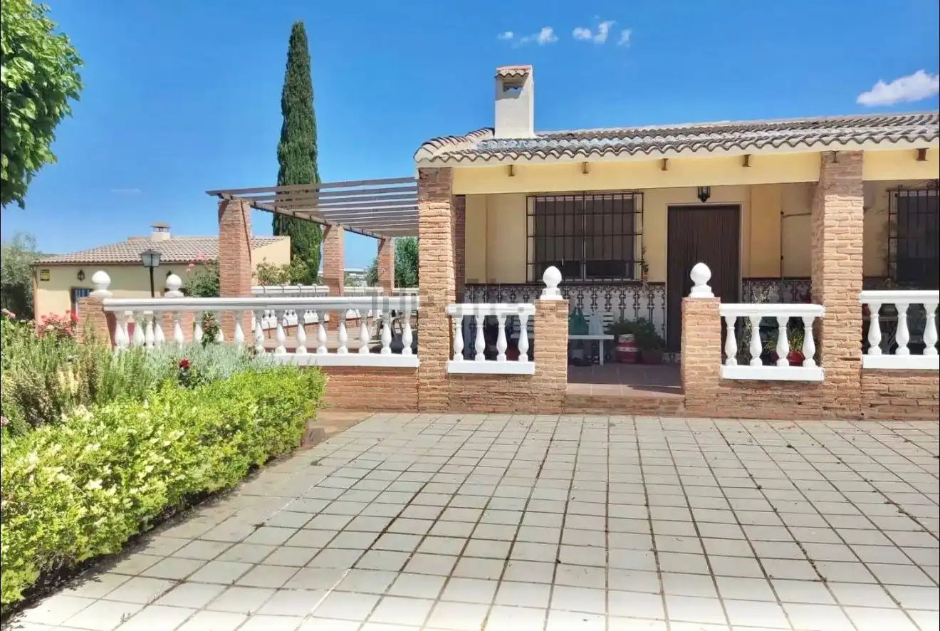 Exterior view of Houses for sale in Jaén  with Air Conditioner, Heating and Private garden