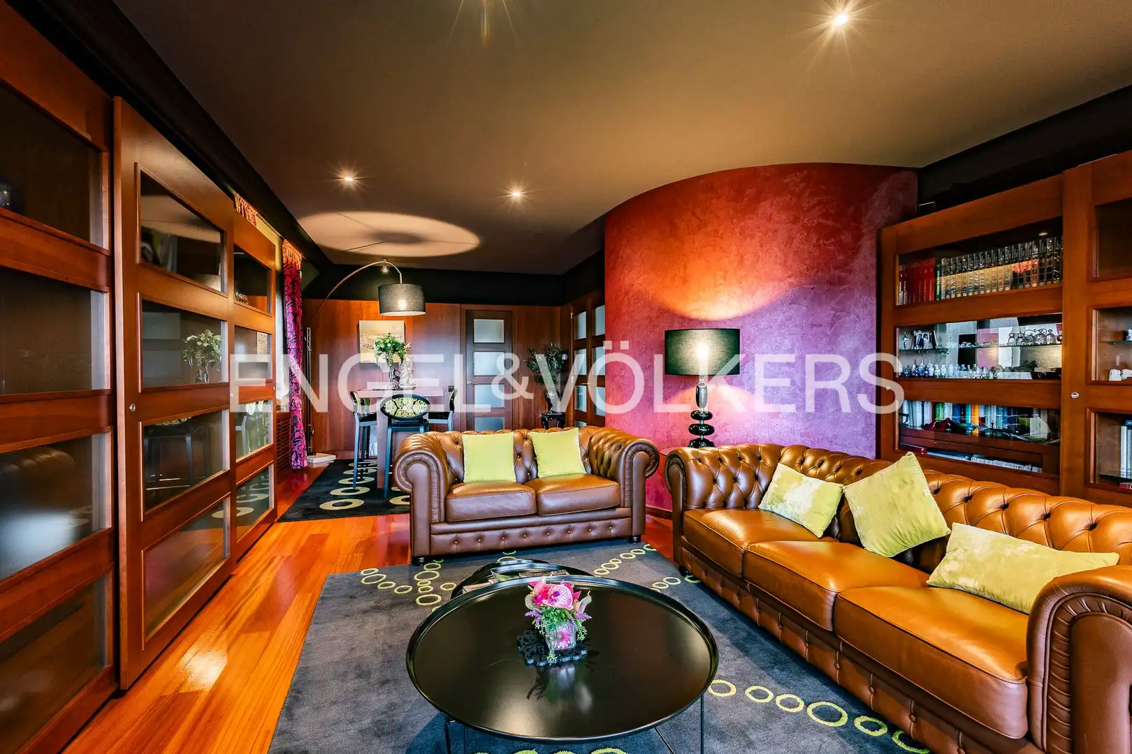 Living room of Houses for sale in Sant Cugat del Vallès  with Heating, Private garden and Parquet flooring