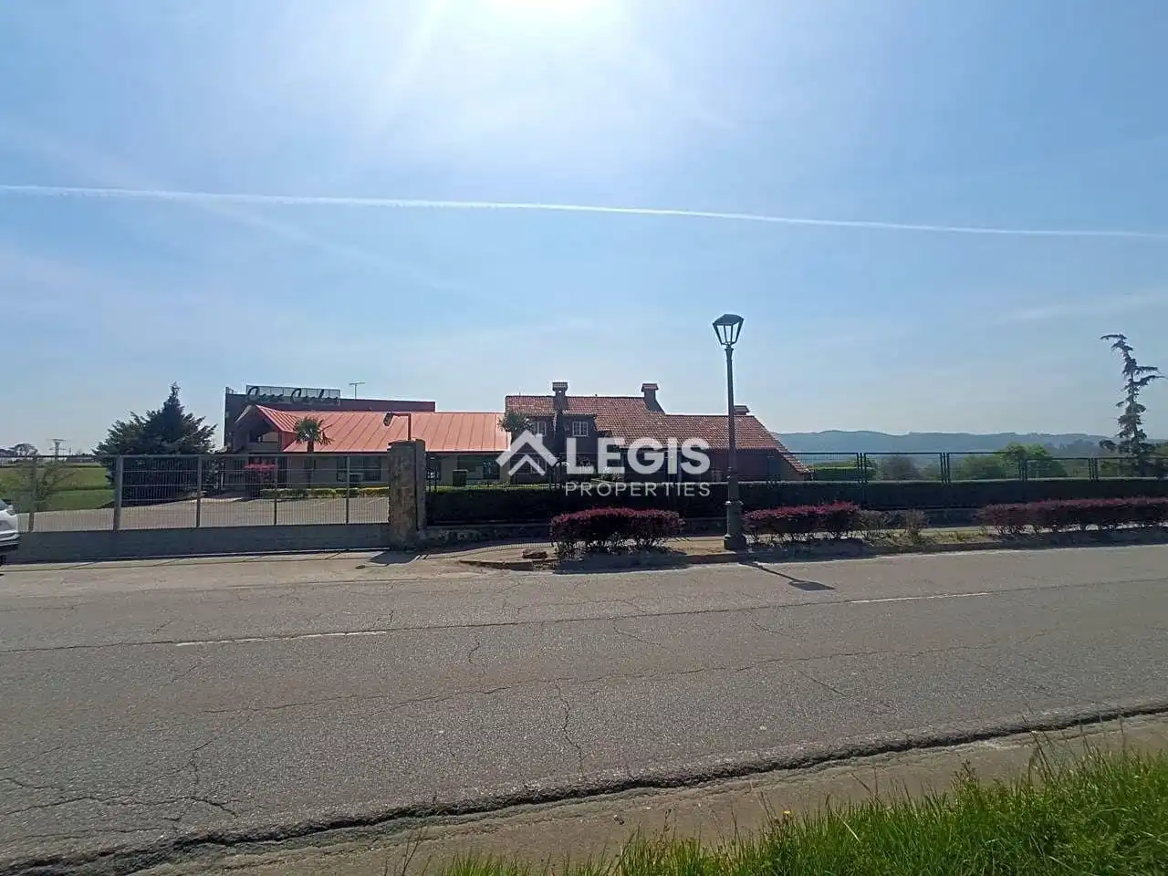 Edificio en venta en Llanera