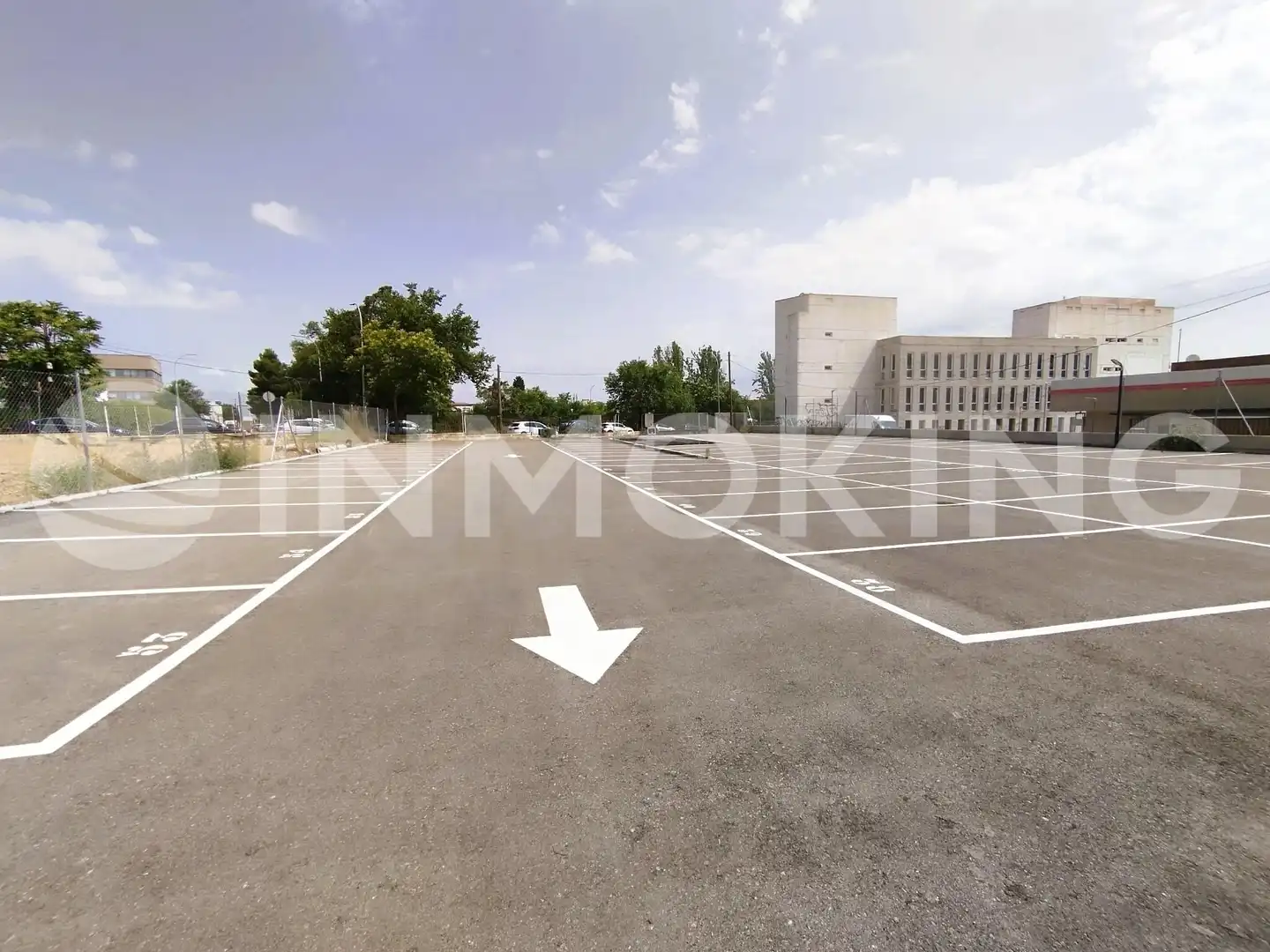 Parkplatz von Gebäude zur Miete in Coslada