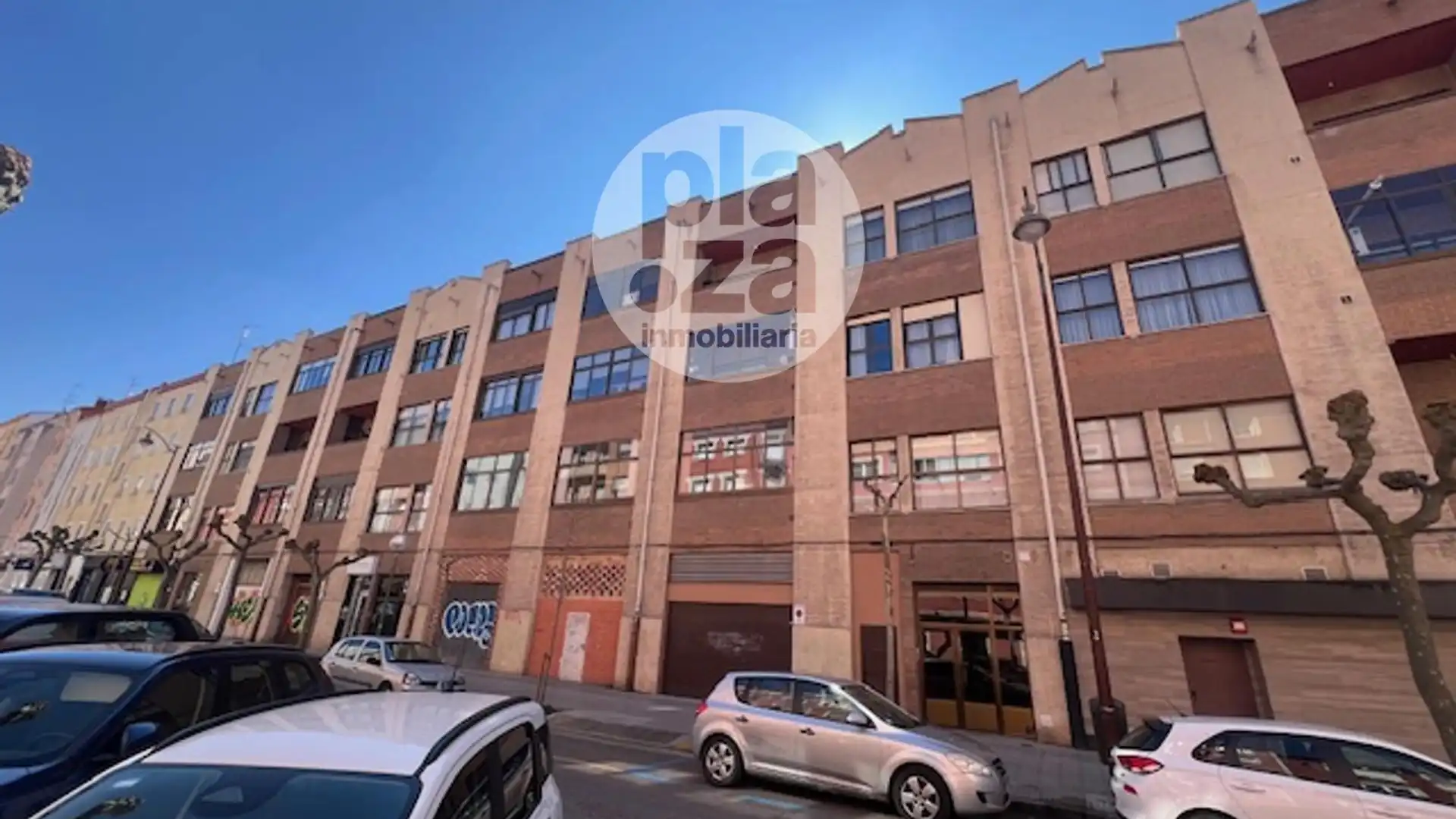 Vista exterior de Piso en venta en Burgos Capital con Calefacción y Terraza