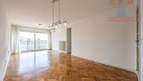 Living room of Flat to rent in  Madrid Capital  with Air Conditioner, Heating and Parquet flooring