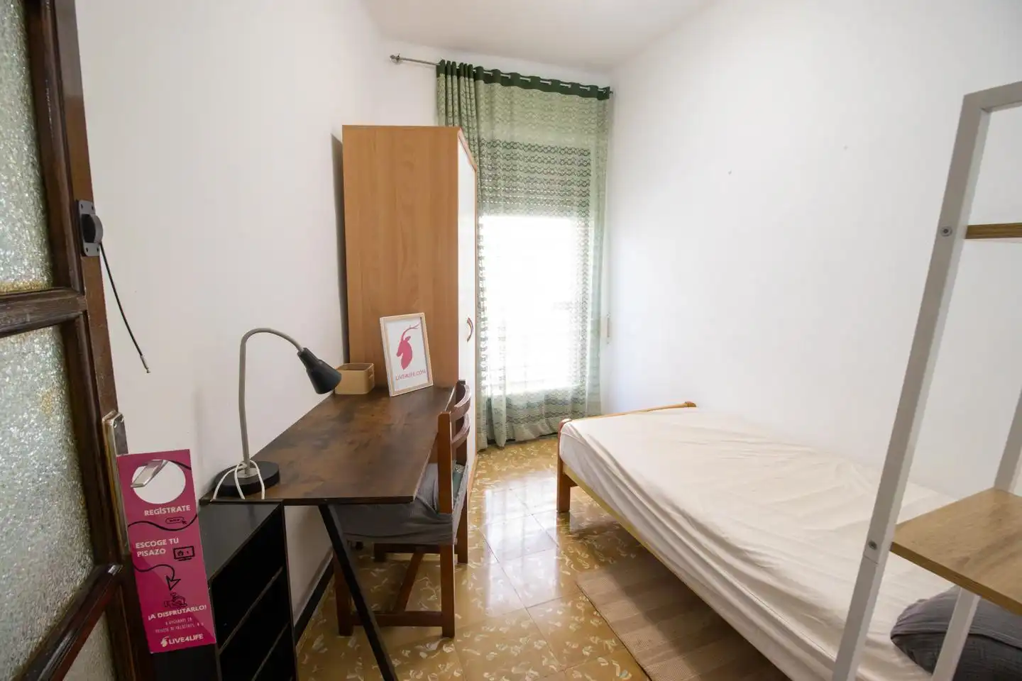Bedroom of Flat for rent in Valencia  with Terrace and Furnished