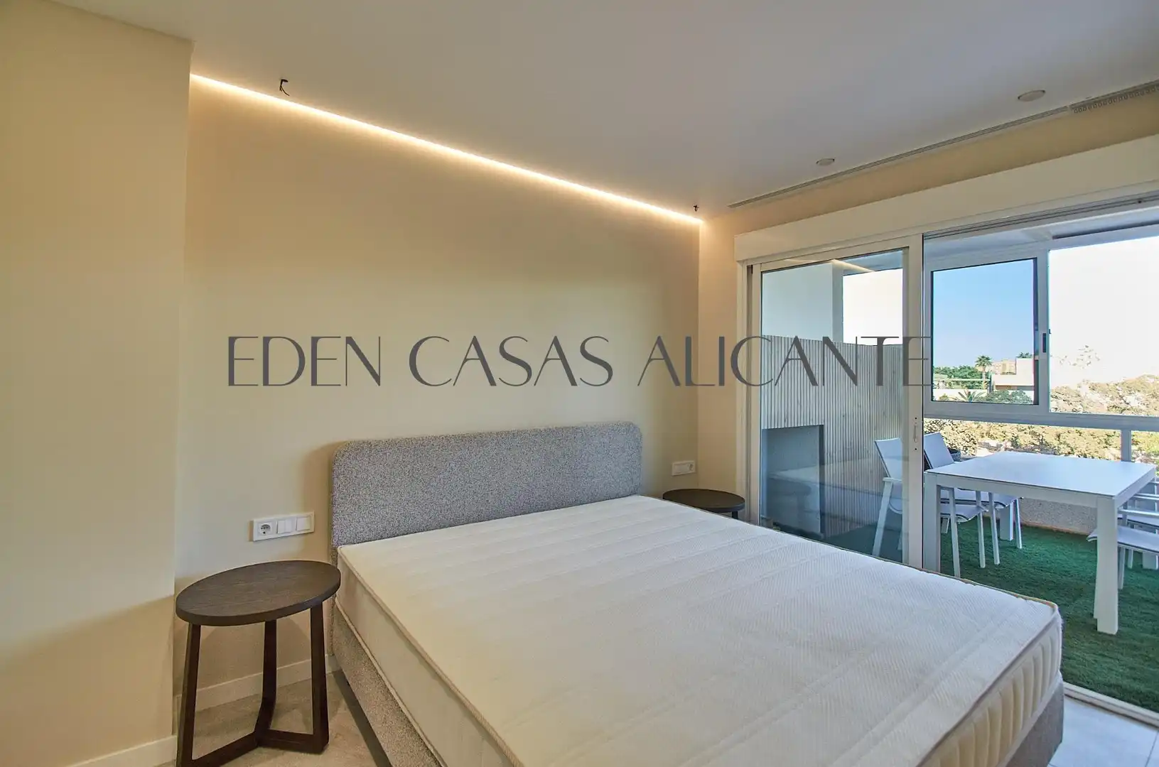 Piso con terraza en venta en Avenida PINTOR FERNANDO SORIA, imagen 14