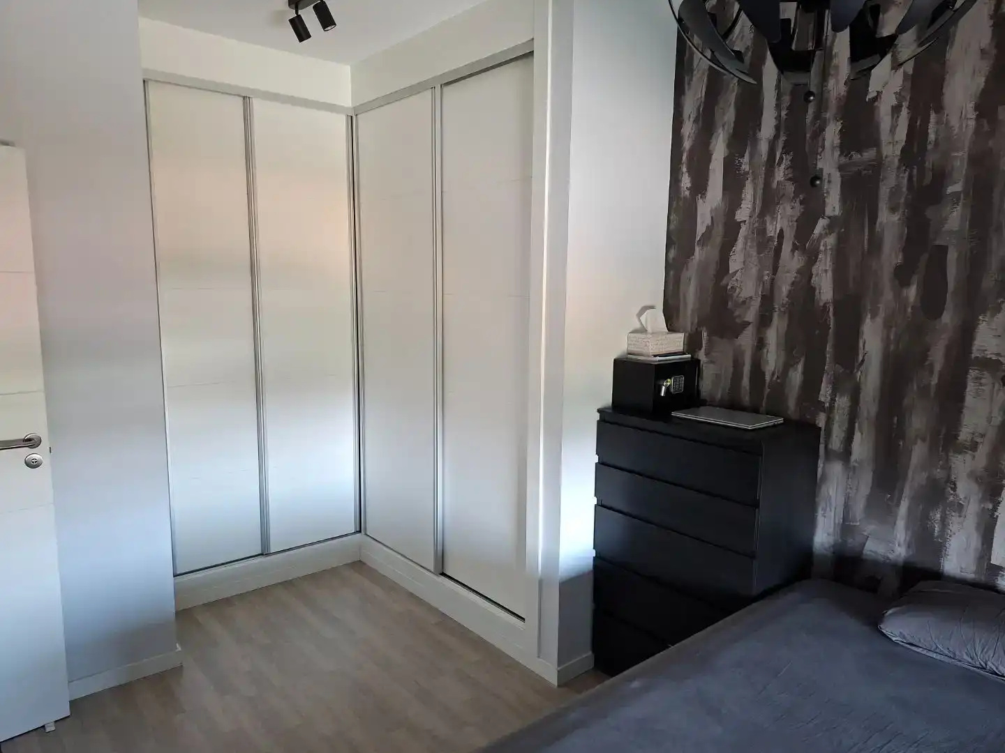 Bedroom of Flat for sale in  Sevilla Capital  with Air Conditioner and Swimming Pool