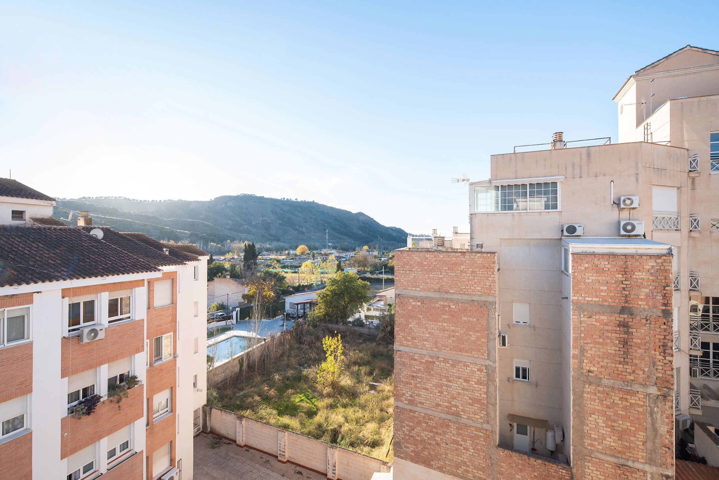 Vista exterior de Pis en venda en Cenes de la Vega amb Aire condicionat, Traster i Rentadora