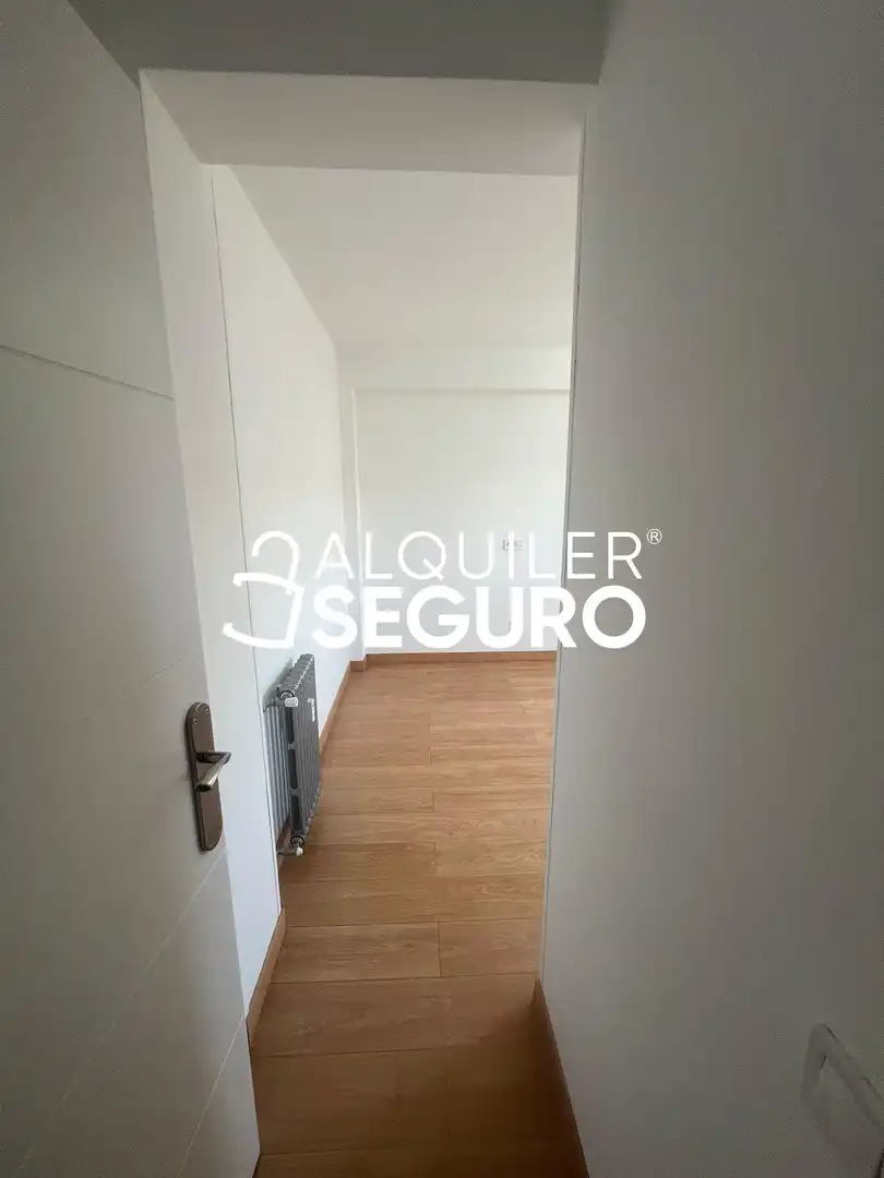 Bedroom of Flat for rent in Madrid  with Air Conditioner, Heating and Terrace