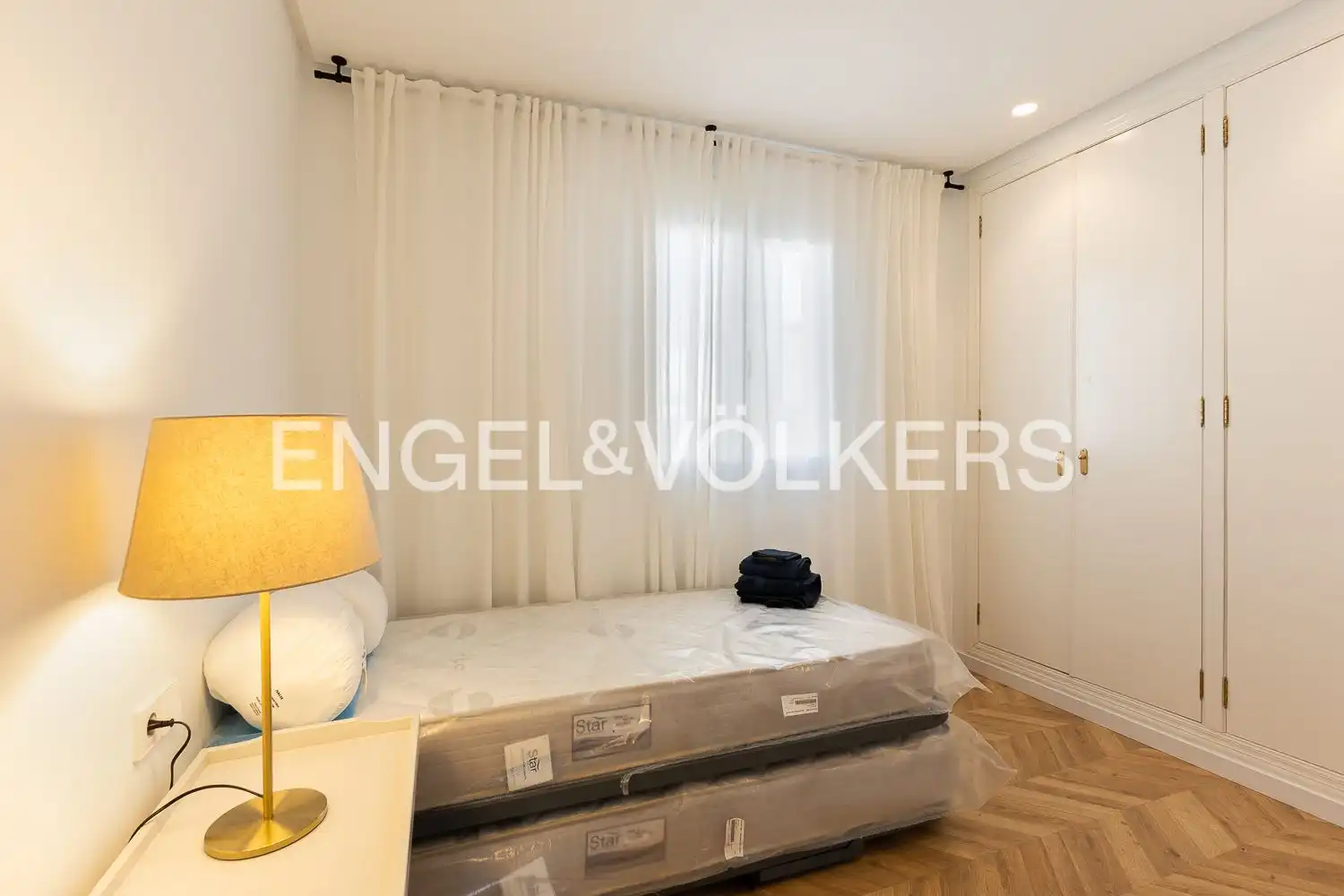 Bedroom of Attic for rent in Valencia  with Air Conditioner, Heating and Terrace