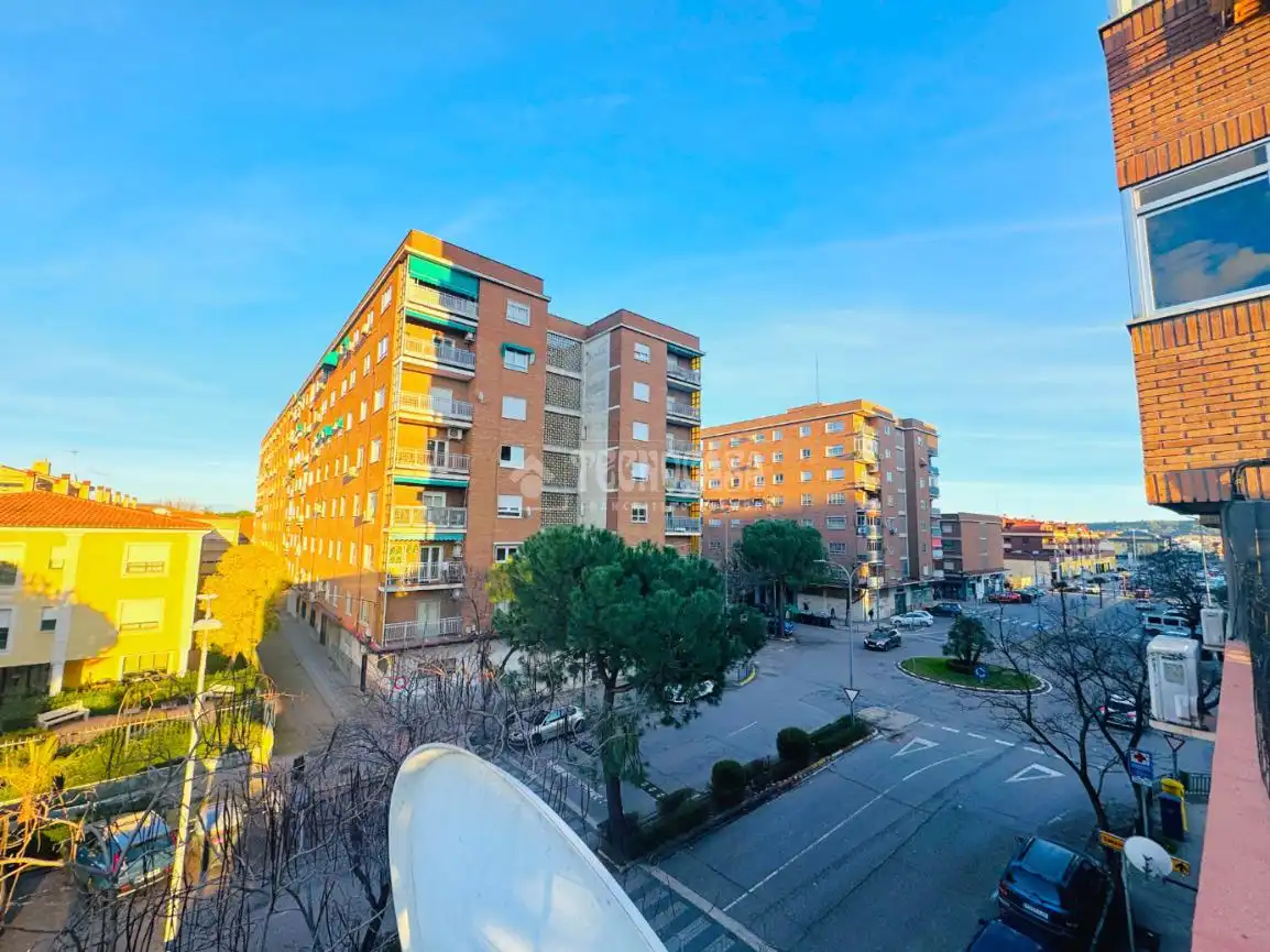 Vista exterior de Pis en venda en Talavera de la Reina amb Aire condicionat, Calefacció i Terrassa