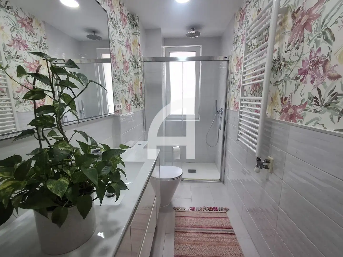 Bathroom of Flat for sale in Vigo   with Heating and Furnished