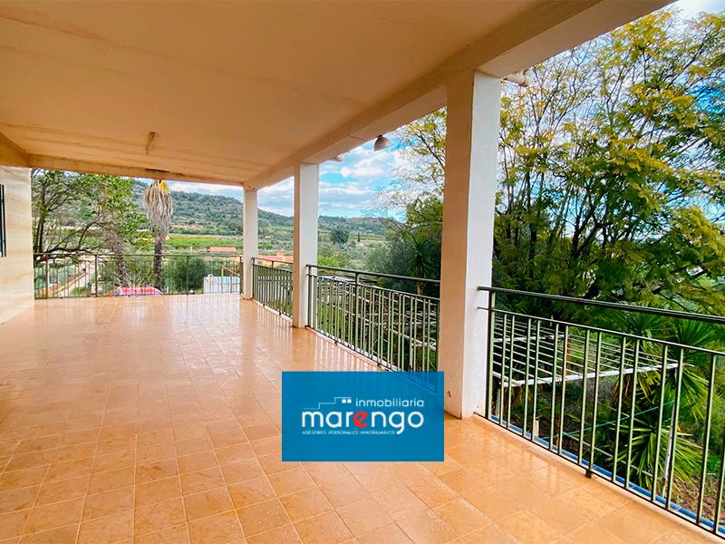 Vista exterior de Casa o xalet en venda en L'Alcora amb Jardí privat, Terrassa i Traster