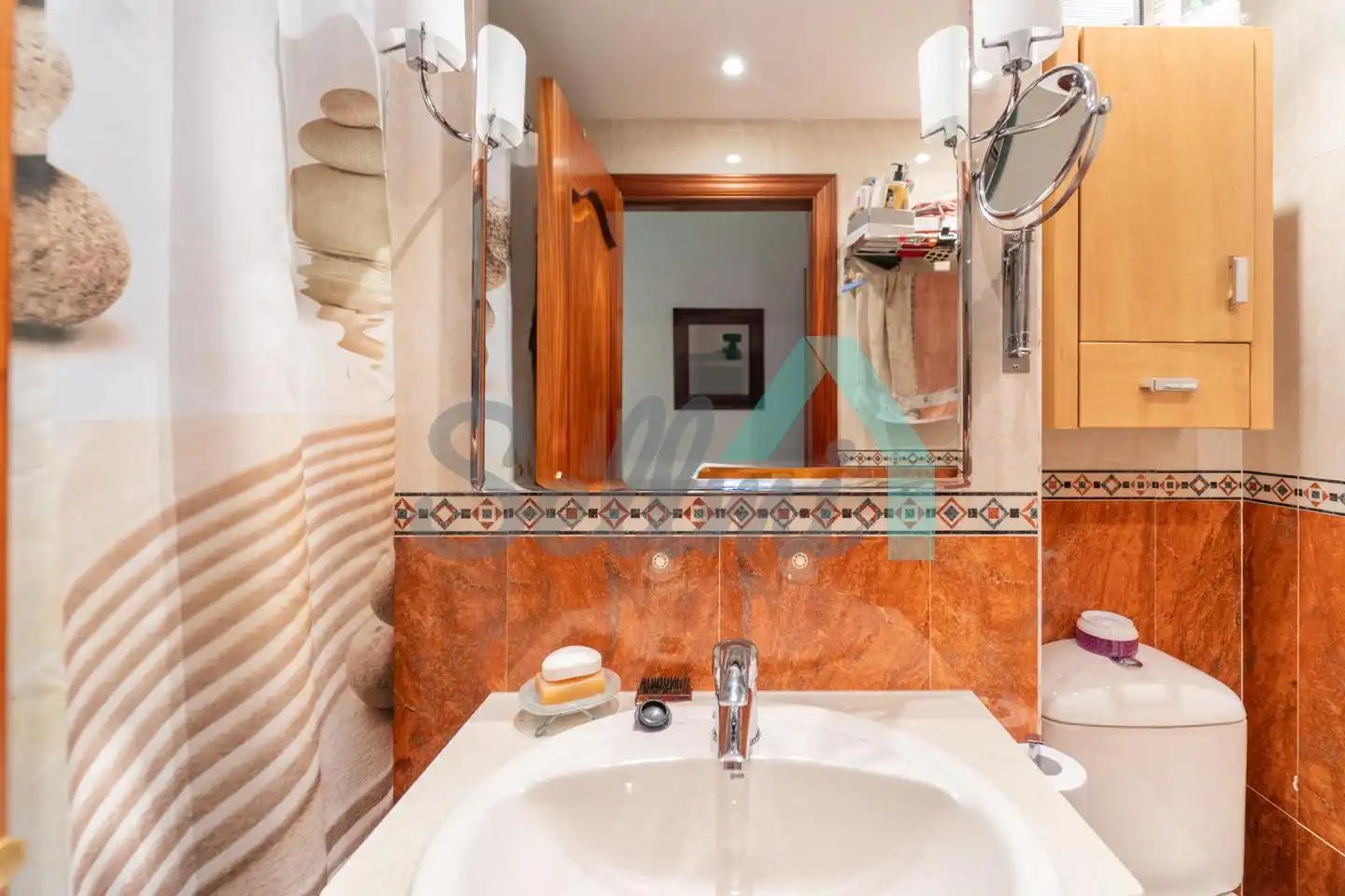 Bathroom of Flat for sale in Oviedo   with Heating, Parquet flooring and Storage room