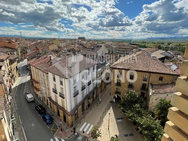 Appartamento con ascensore in vendita a Calle Hermanos Sánchez del Río 11