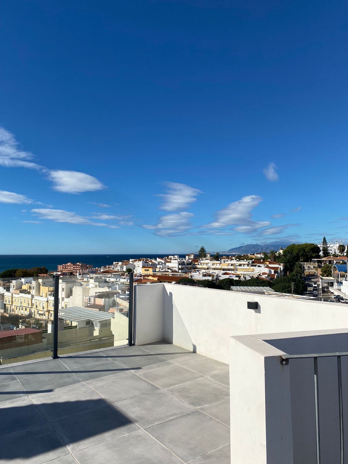 Vista exterior de Àtic en venda en Rincón de la Victoria amb Terrassa, Traster i Moblat