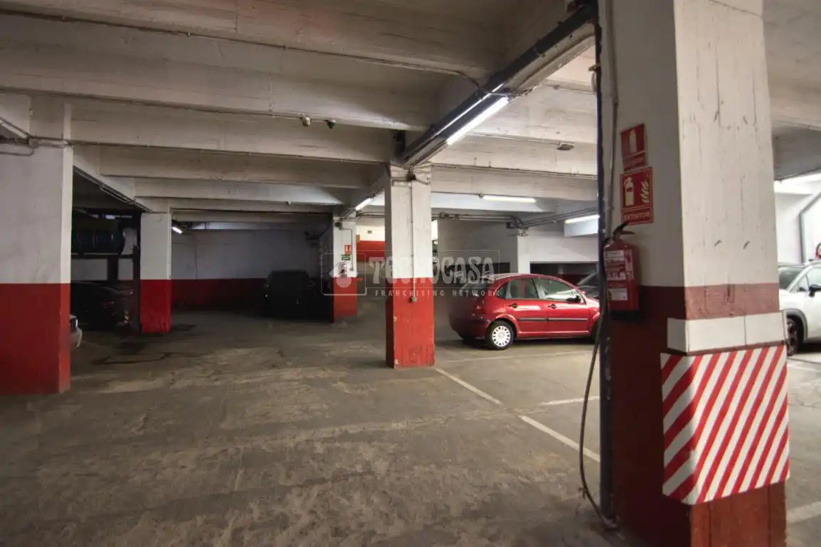 Parking de Piso en venta en Santander con Terraza y Trastero