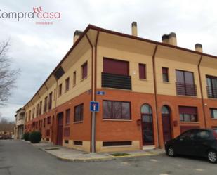 Exterior view of Single-family semi-detached to rent in Segovia Capital  with Air Conditioner, Heating and Storage room