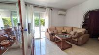 Living room of Flat to rent in  Granada Capital  with Air Conditioner, Heating and Balcony