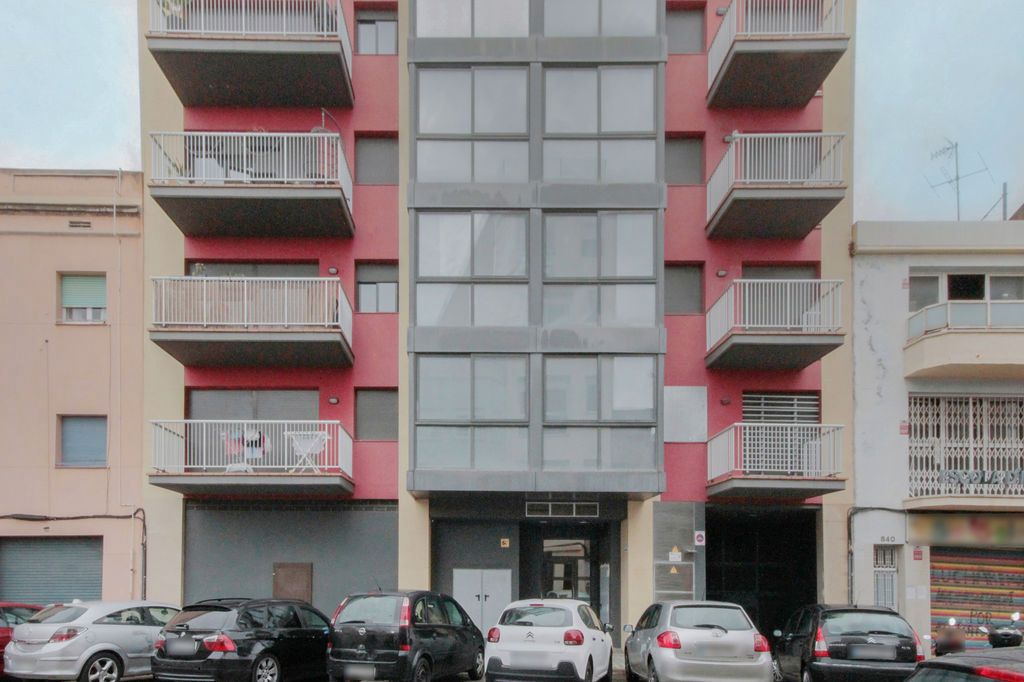 Exterior view of Flat for sale in Badalona