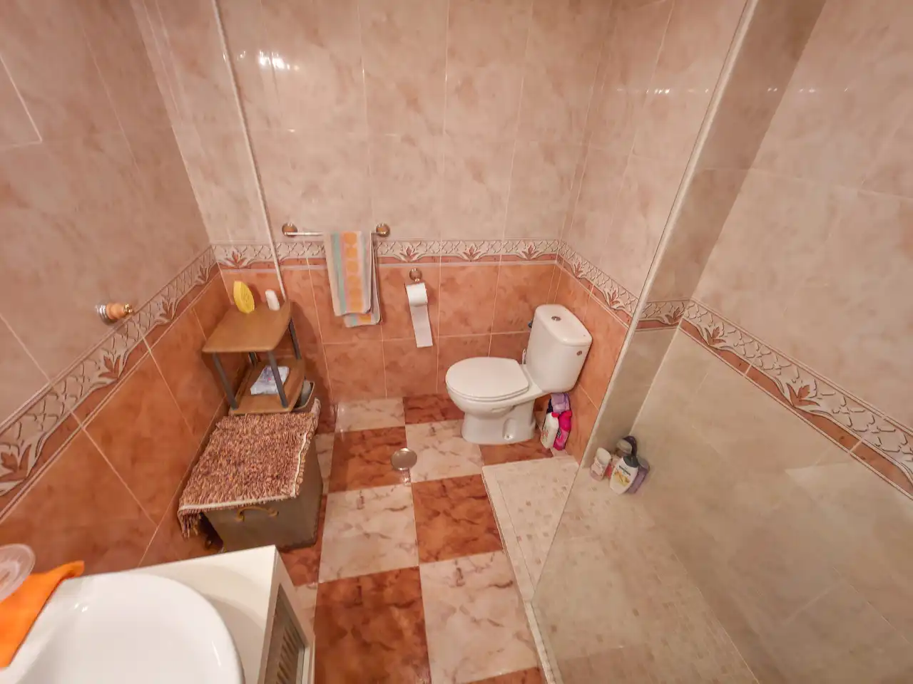 Baño de Apartamento en venta en Orihuela con Amueblado, Horno y Lavadora