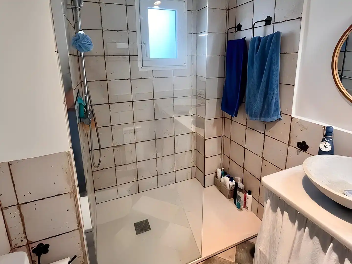 Badezimmer von Wohnung zum Verkauf in L'Escala mit Heizung, Terrasse und Balkon