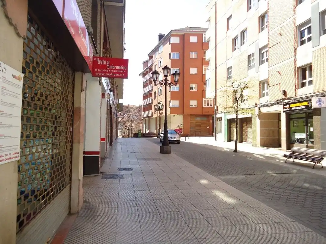 Local comercial de lloguer a Calle de Víctor Sáenz, imagen 7