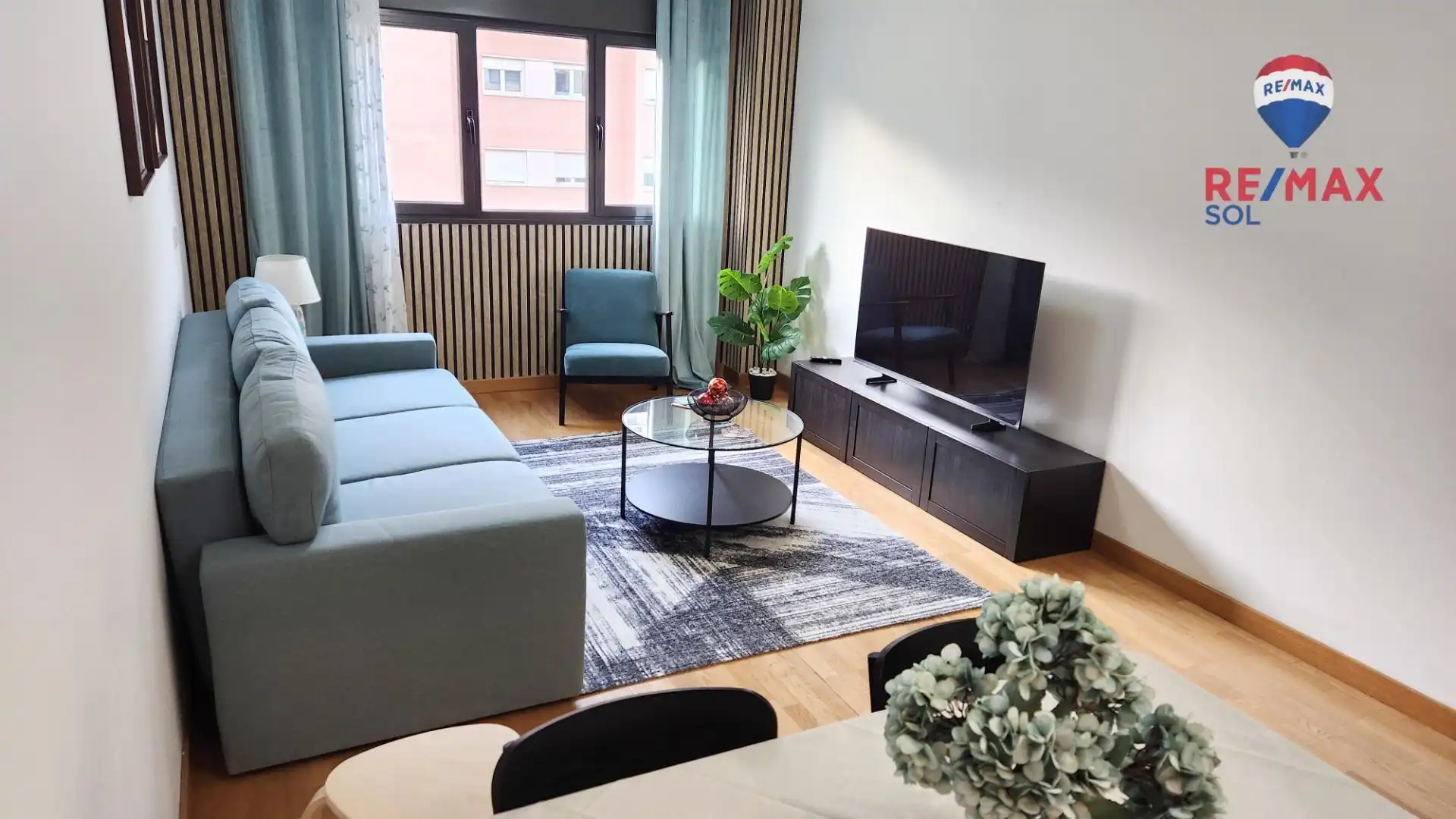 Sala d'estar de Pis de lloguer en  Madrid Capital amb Aire condicionat, Moblat i Piscina comunitària