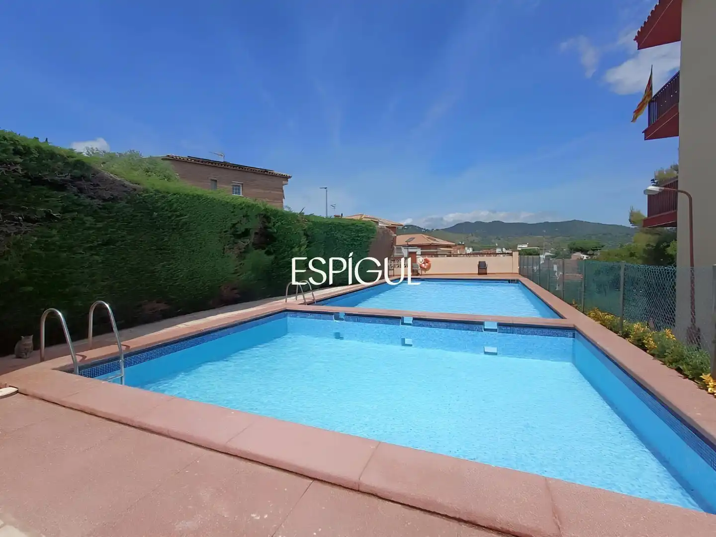 Piscina de Pis en venda en Alella amb Aire condicionat, Calefacció i Terrassa