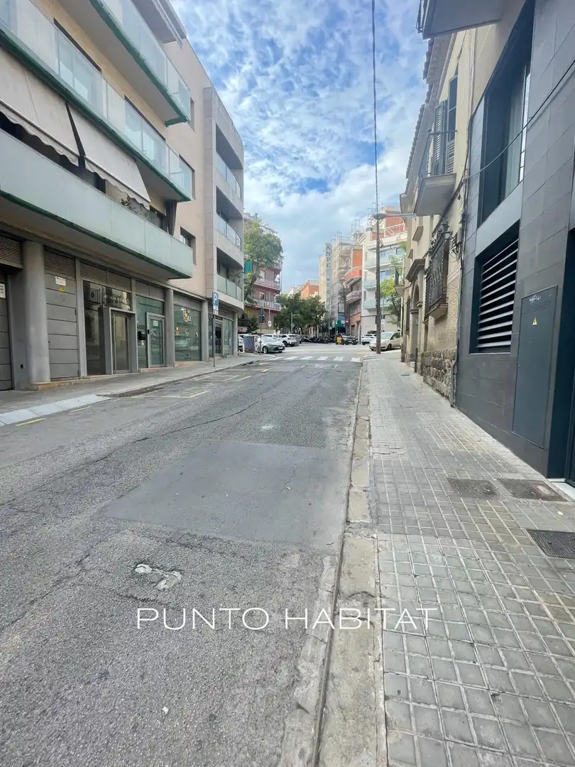 Exterior view of Commercial properties for rent in Barcelona