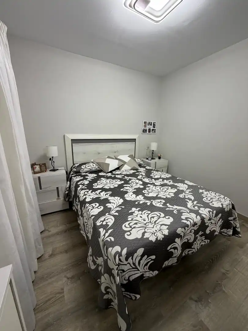 Habitación de Piso en venta en Málaga con Aire acondicionado, Calefacción y Jardín privado