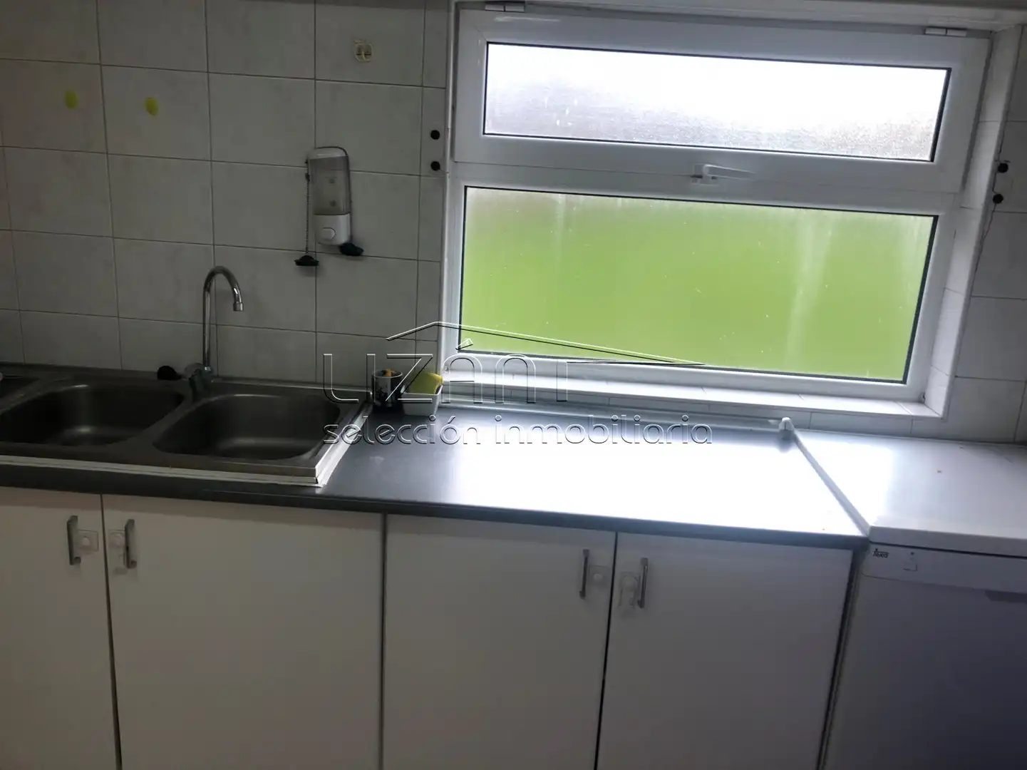 Kitchen of Commercial properties for sale in Oviedo 