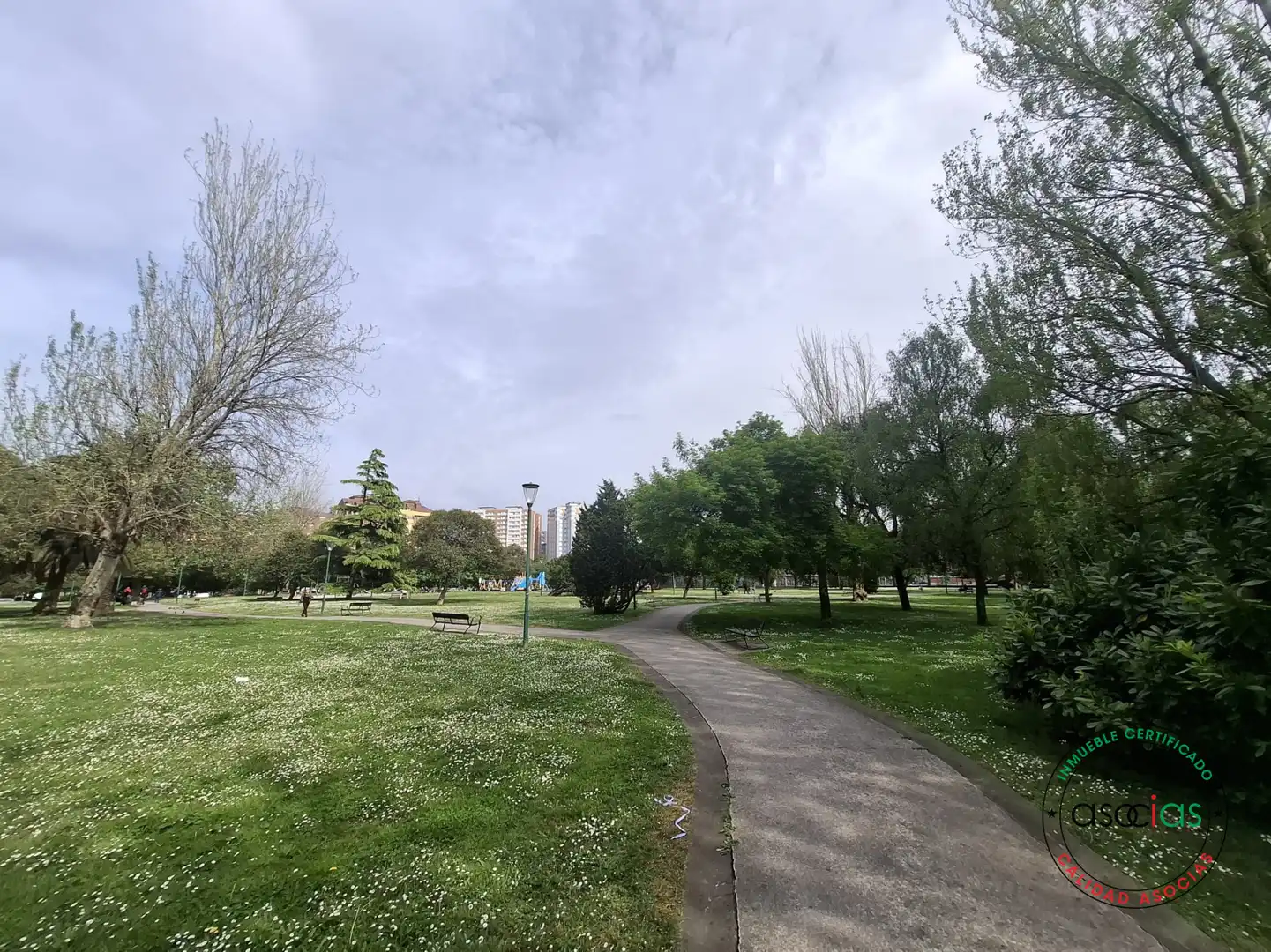 Vista exterior de Piso en venta en Gijón  con Calefacción y Trastero