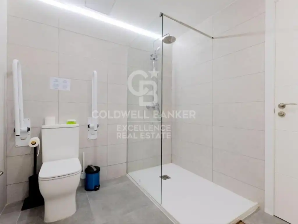 Bany de Apartament en venda en Valencia amb Aire condicionat i Rentadora