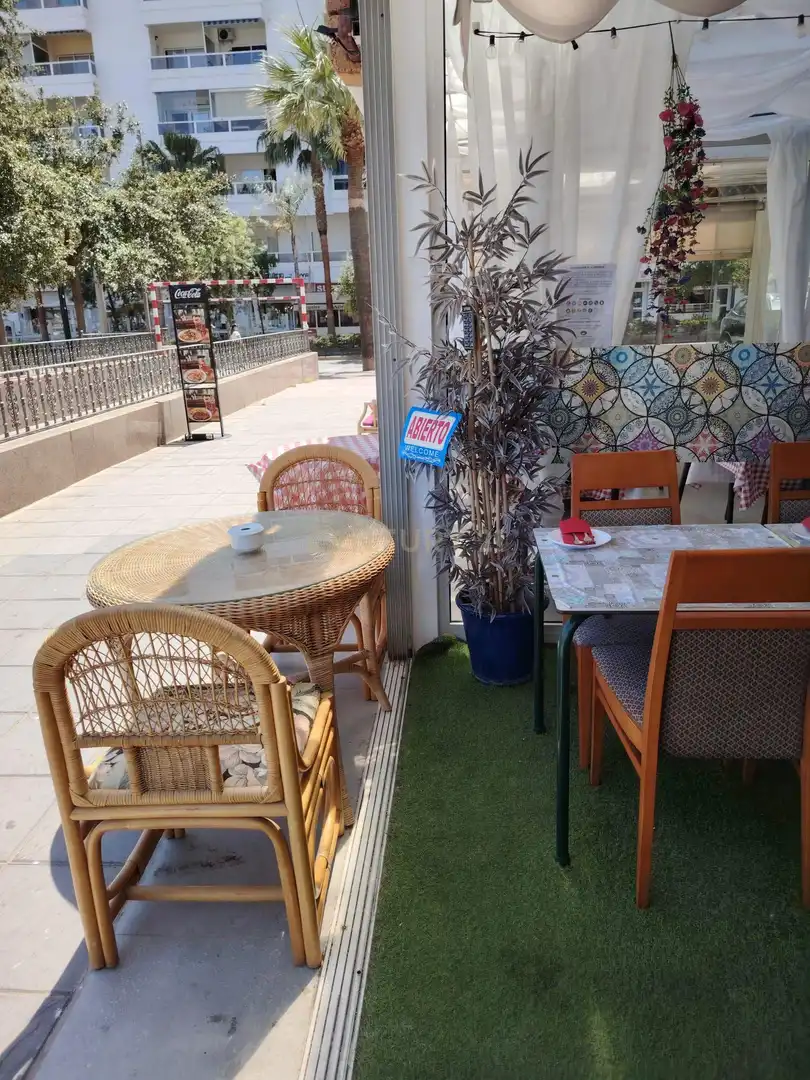 Terraza de Local en traspaso en Fuengirola con Aire acondicionado y Alarma