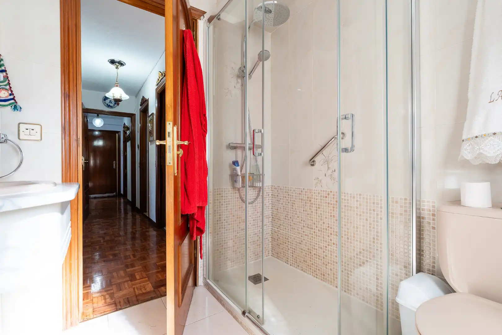 Bathroom of Flat for sale in Madrid  with Heating, Private garden and Terrace