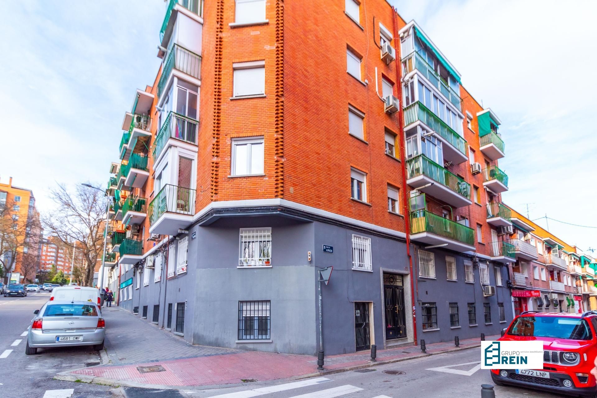 Flat for sale in Calle ALMAZAN, Lucero