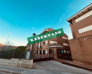 Vista exterior de Pis en venda en Yuncler amb Aire condicionat, Terrassa i Balcó