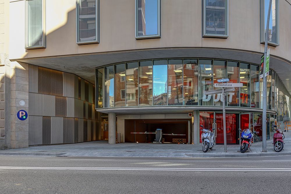 Exterior view of Garage to rent in  Barcelona Capital
