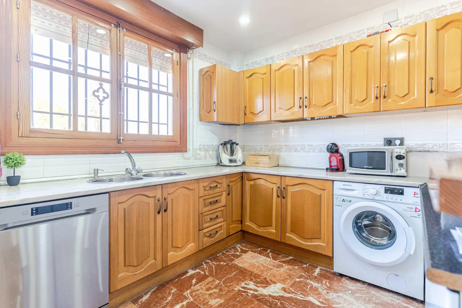 Cocina de Casa o chalet en venta en Villa de Otura con Aire acondicionado, Jardín privado y Piscina