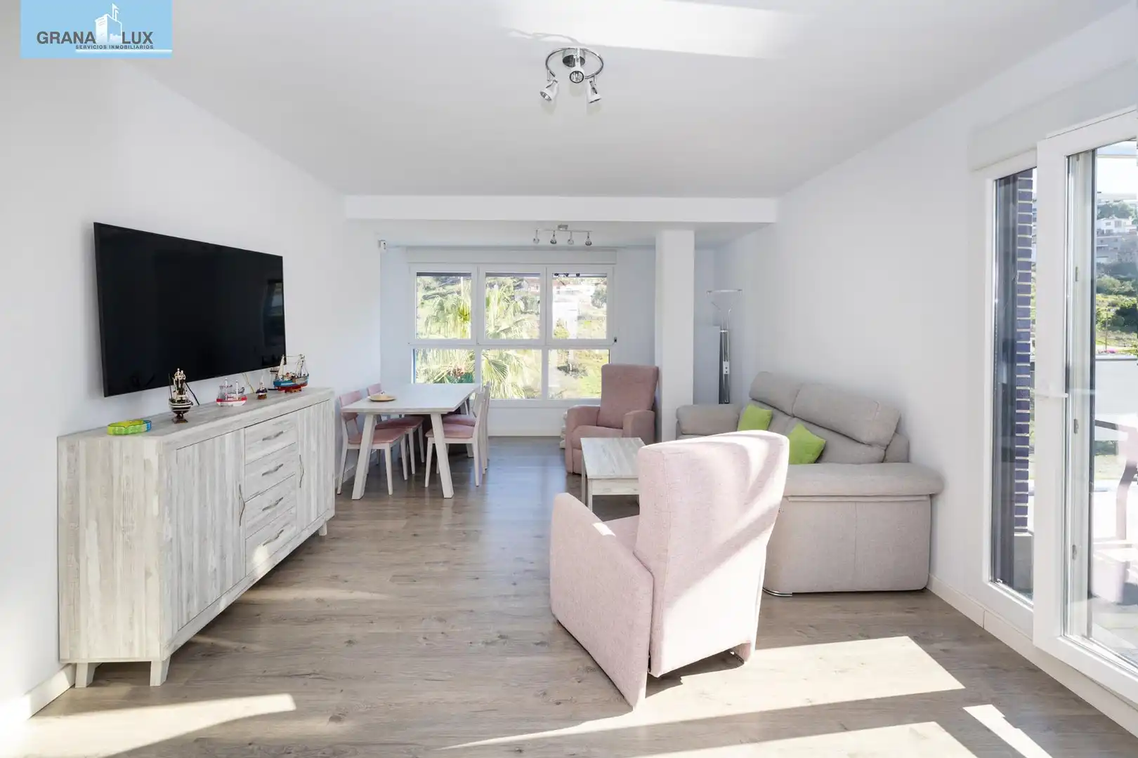 Sala de estar de Piso en venta en Almuñécar con Aire acondicionado, Jardín privado y Terraza