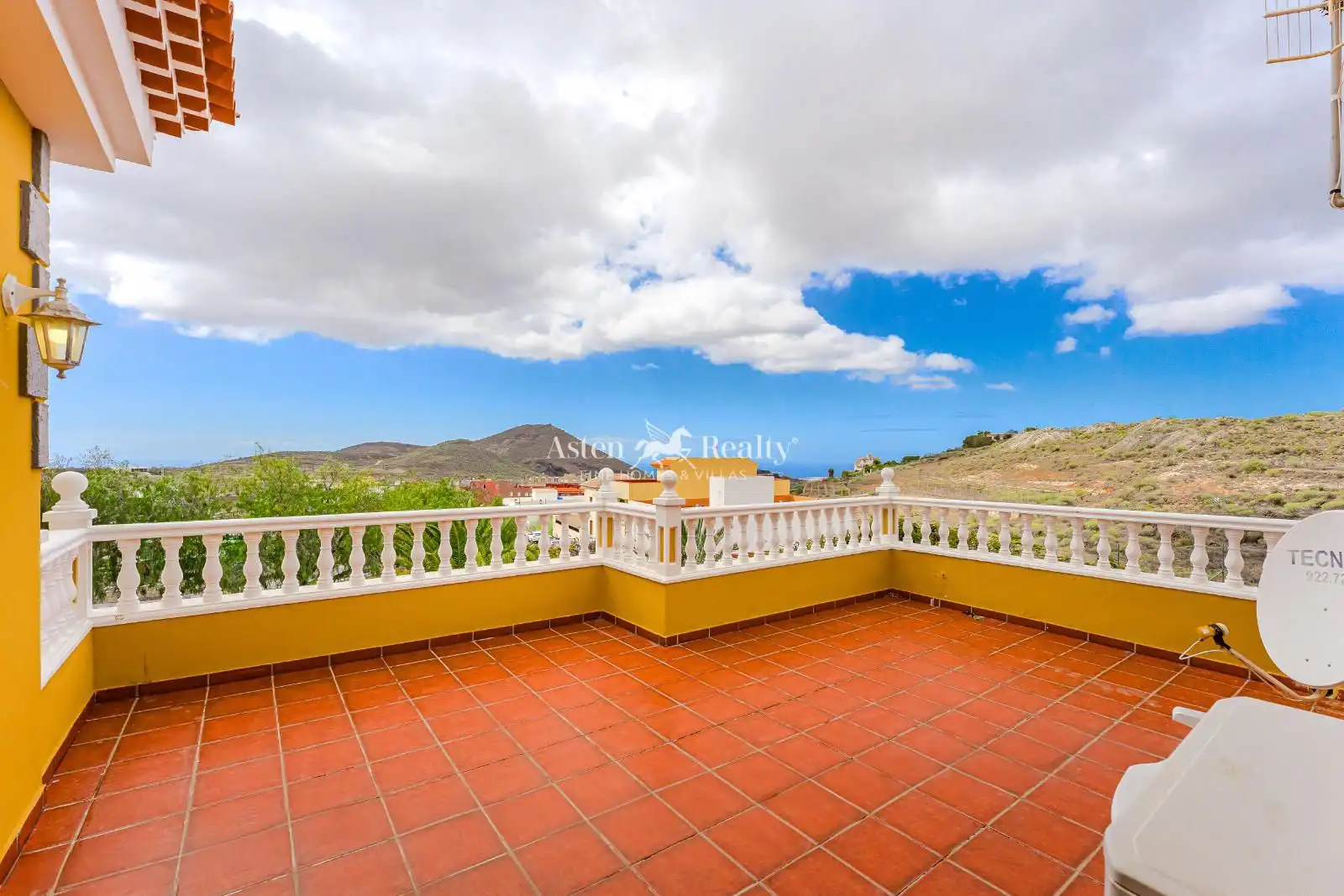 Vista exterior de Casa o chalet en venta en San Miguel de Abona con Aire acondicionado, Calefacción y Jardín privado