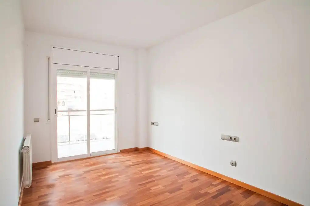 Bedroom of Flat for rent in Sant Cugat del Vallès  with Heating, Parquet flooring and Terrace