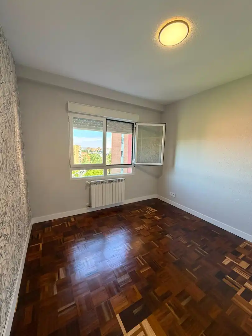 Habitación de Piso de alquiler en Madrid con Calefacción, Parquet y Terraza