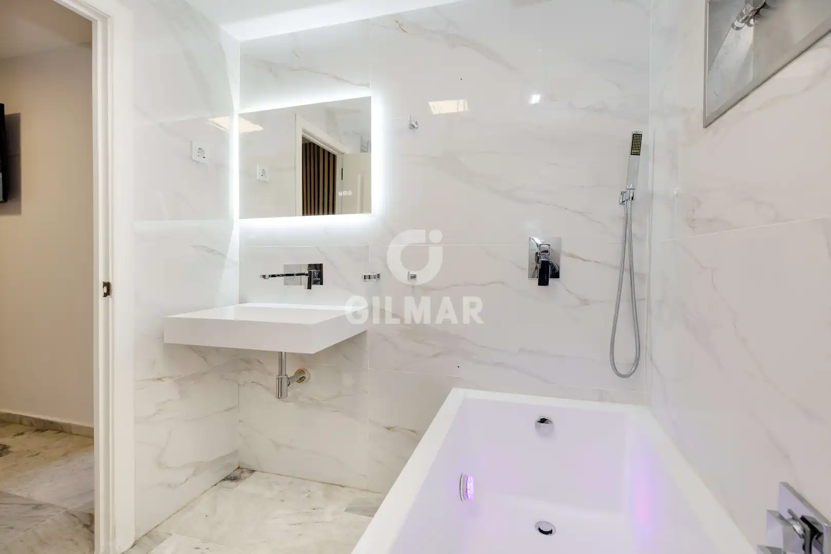 Badezimmer von Wohnung zum Verkauf in Benalmádena mit Heizung, Privatgarten und Abstellraum