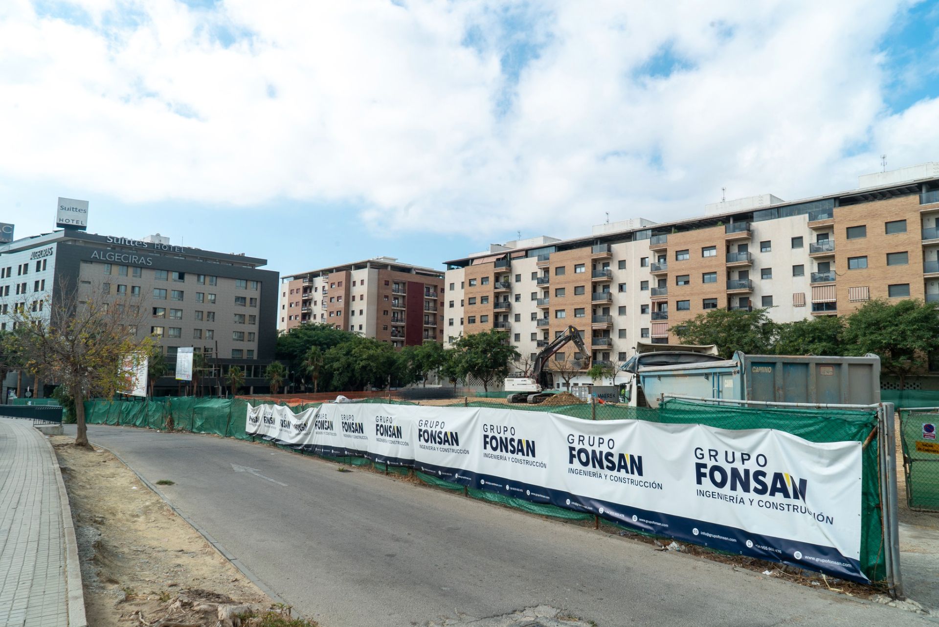 Vista exterior de Pis en venda en Algeciras amb Traster i Piscina comunitària
