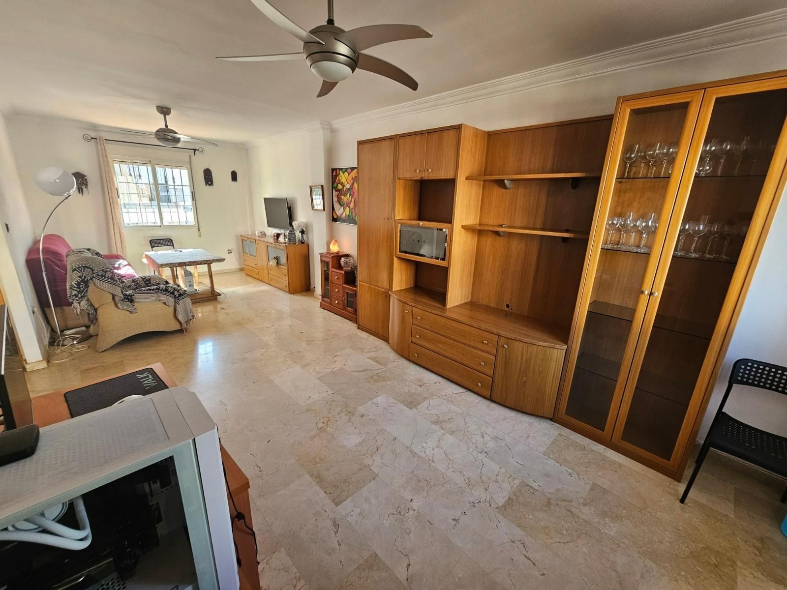 Sala d'estar de Casa adosada en venda en Cúllar Vega amb Balcó